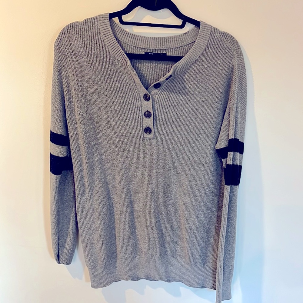American eagle sweater - nursing friendly! Size S